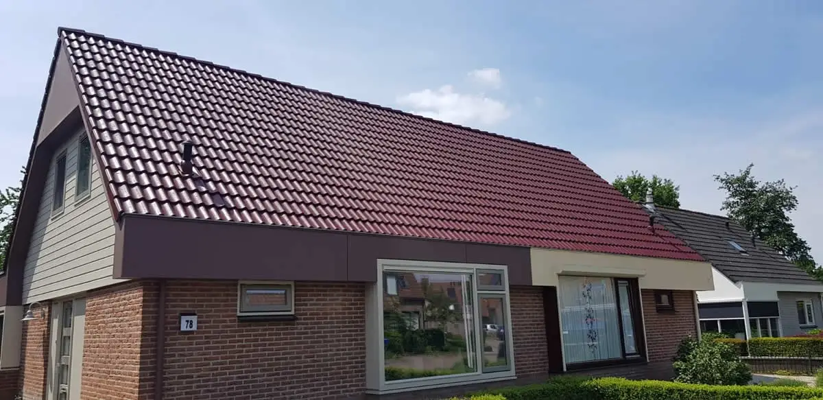Rode dakbescherming op maat voor woning in Harderwijk