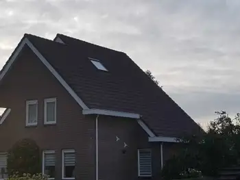 Dak laten reinigen en coaten met duurzame Disboroof 408 coating in Nieuw-Buinen