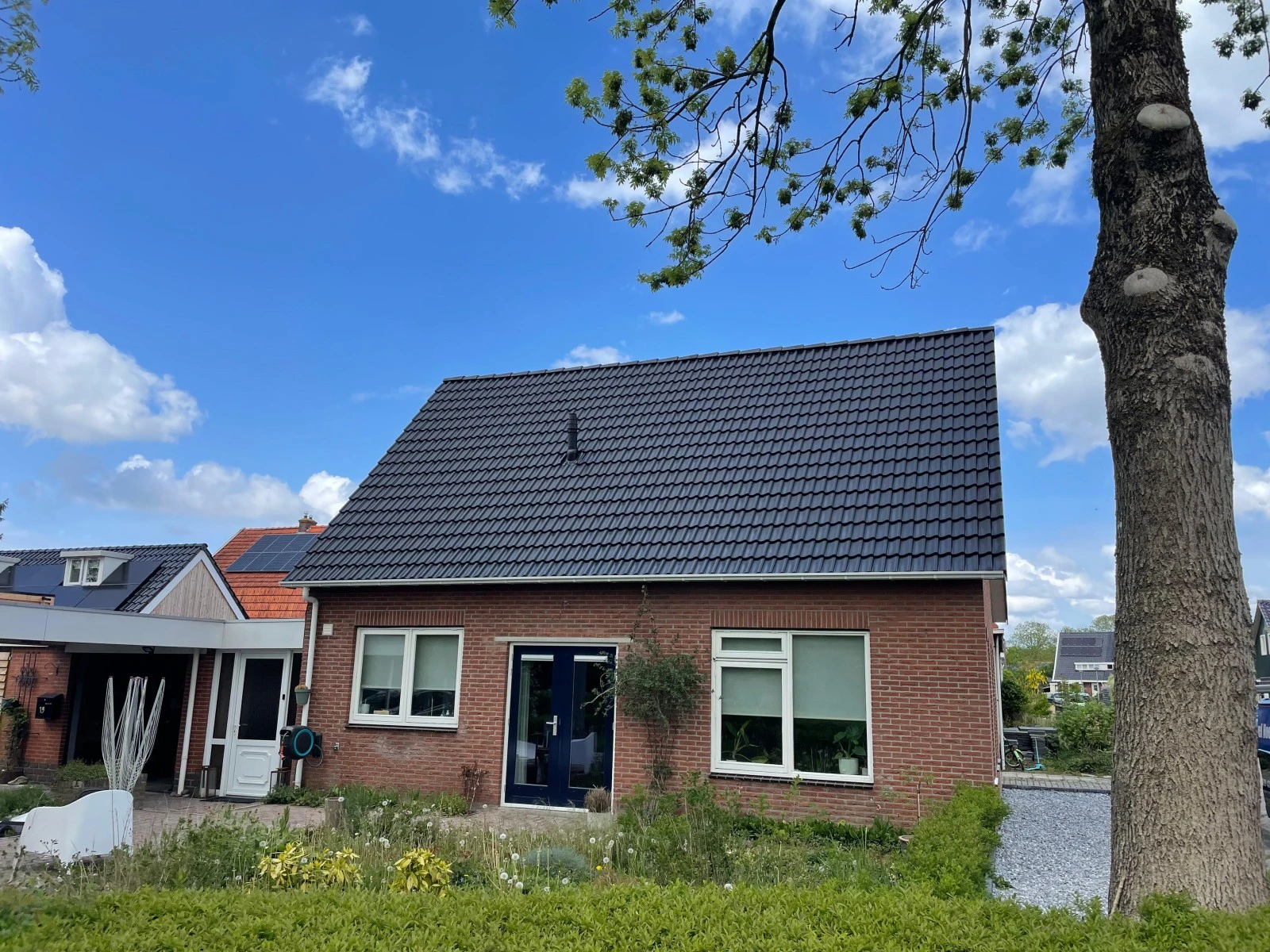 Eén klik verwijderd van een fris dak: offerte dakcoating aanvragen was nog nooit zo makkelijk.